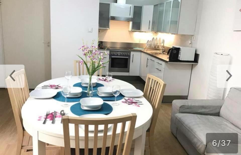 Astoria Metro Apartment Budapest Bagian luar foto