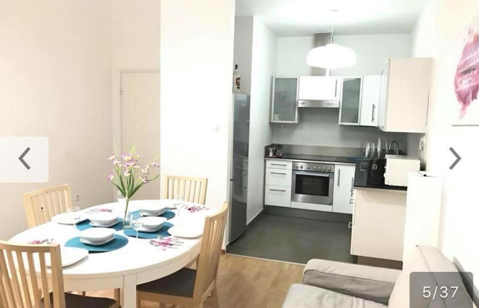 Astoria Metro Apartment Budapest Bagian luar foto